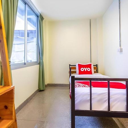 Oyo 928 Leaf Hostel Чиангмай Экстерьер фото