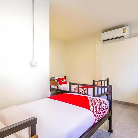 Oyo 928 Leaf Hostel Чиангмай Экстерьер фото