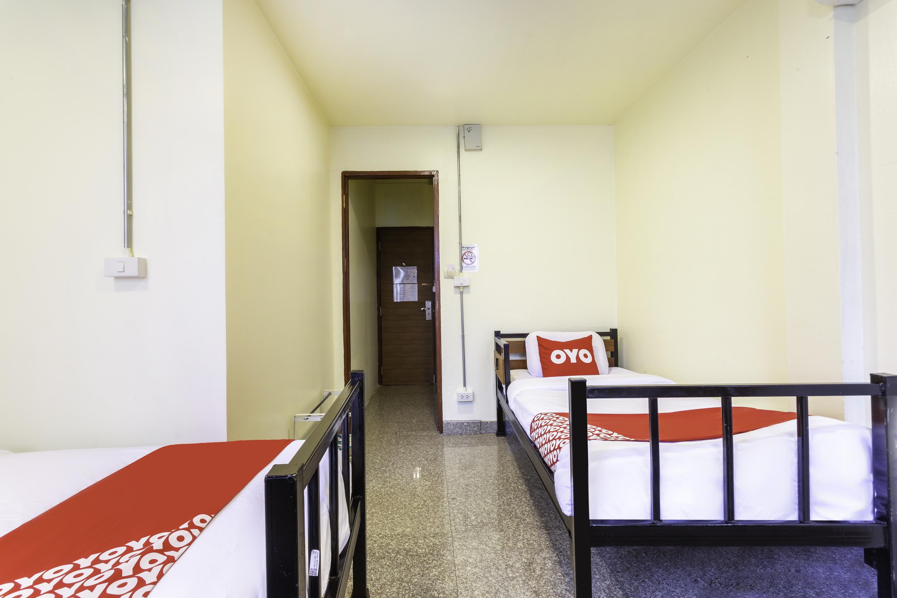 Oyo 928 Leaf Hostel Чиангмай Экстерьер фото