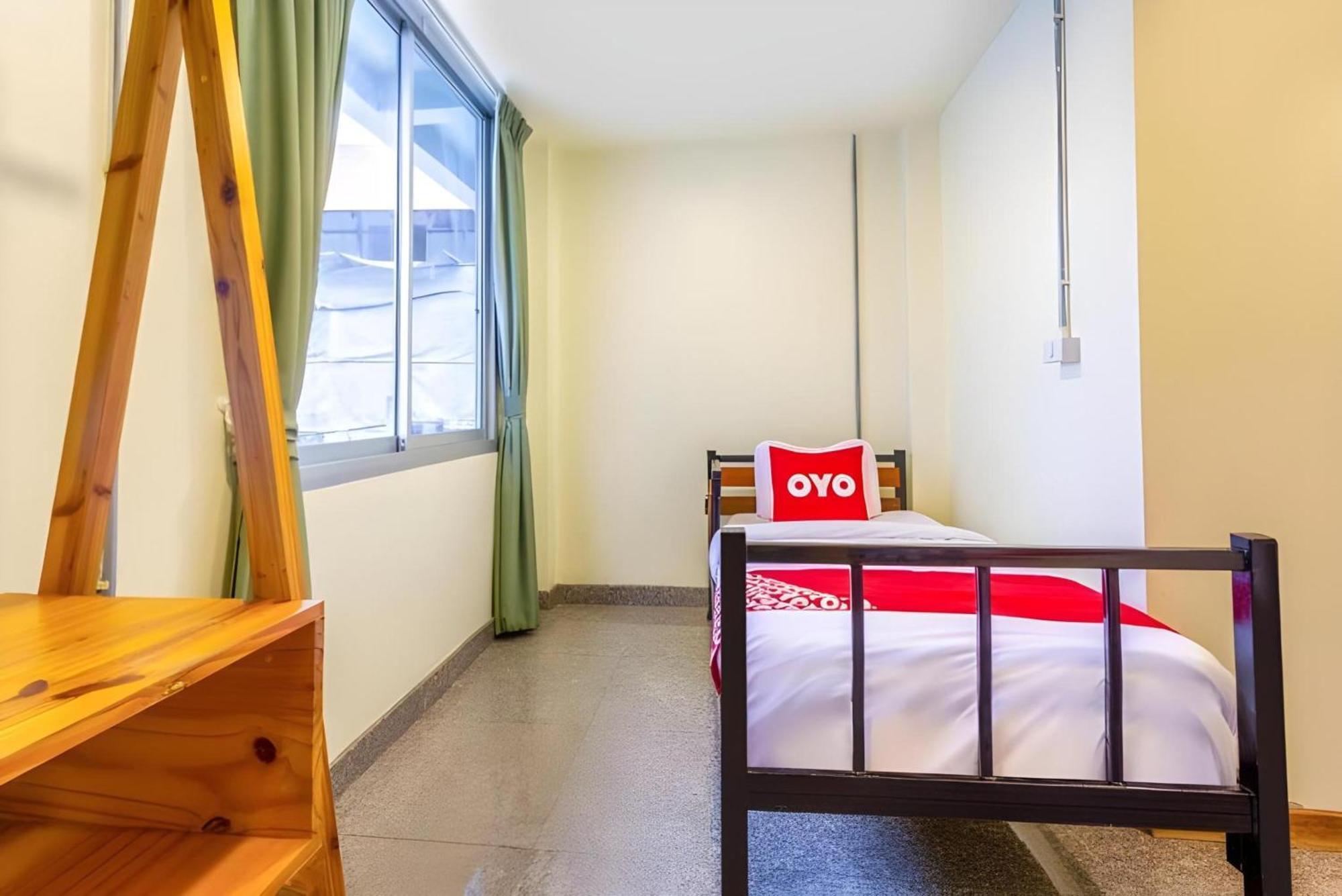 Oyo 928 Leaf Hostel Чиангмай Экстерьер фото