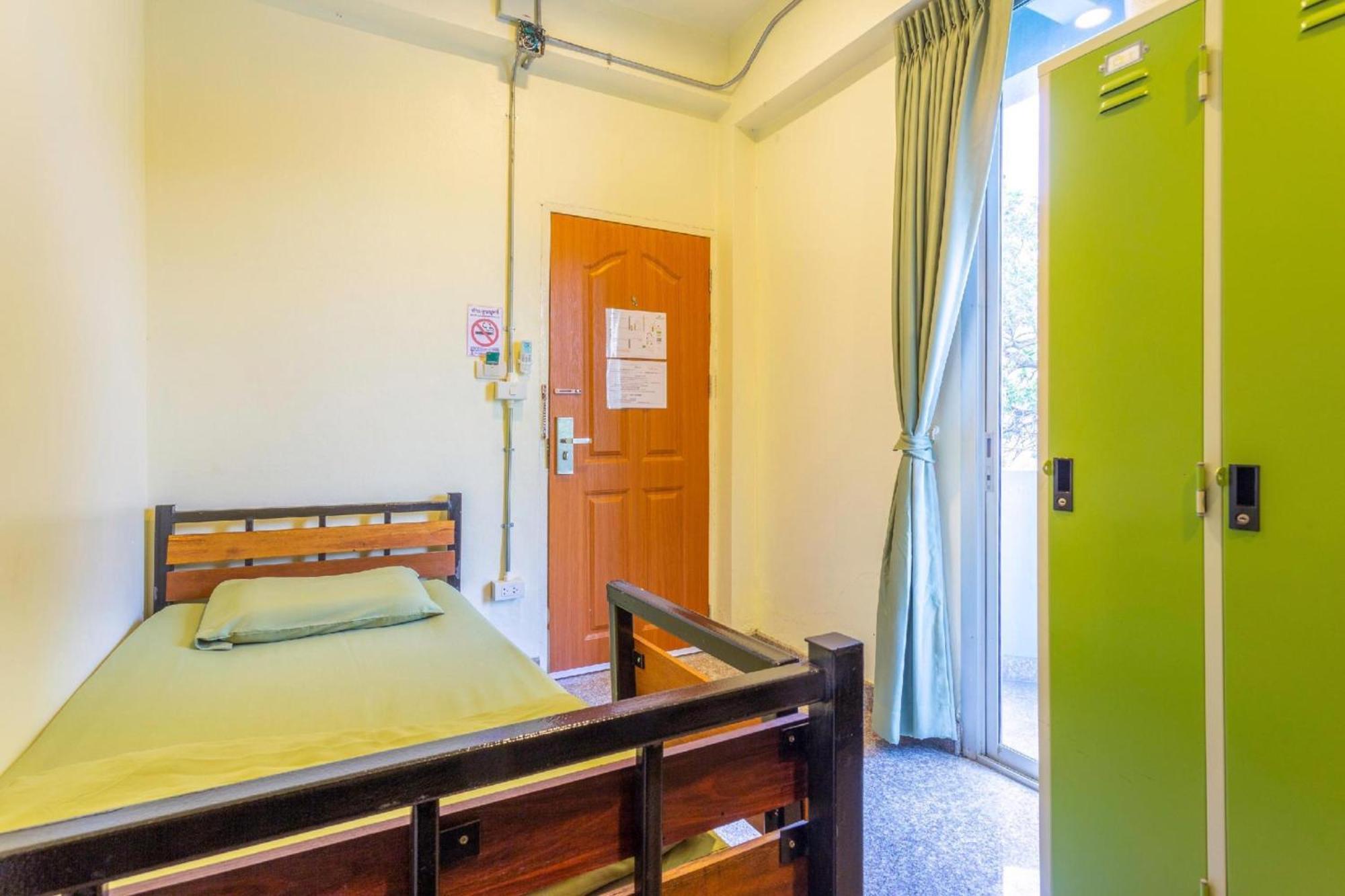 Oyo 928 Leaf Hostel Чиангмай Экстерьер фото