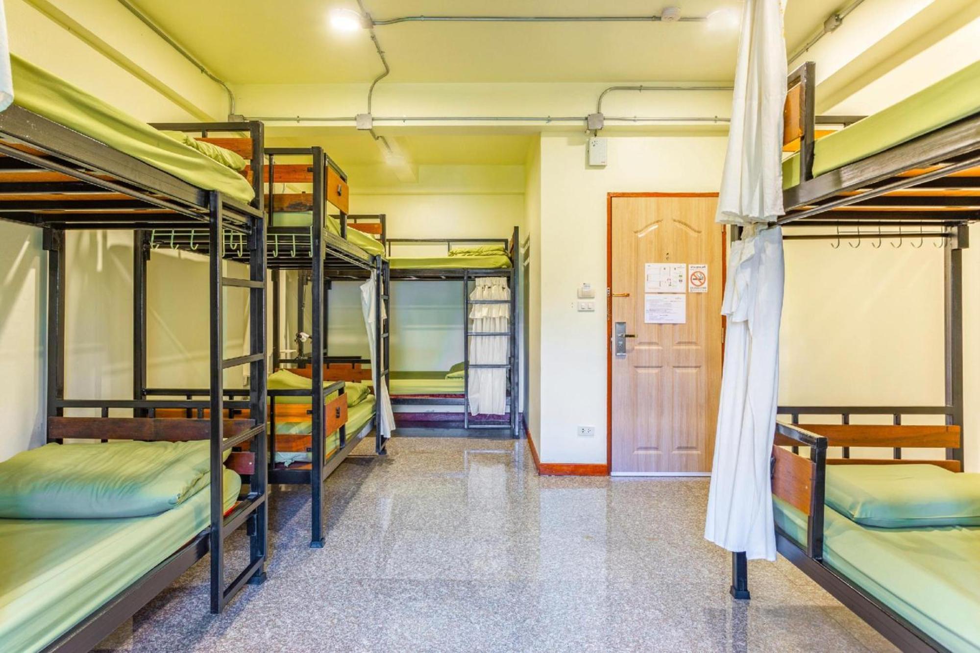 Oyo 928 Leaf Hostel Чиангмай Экстерьер фото
