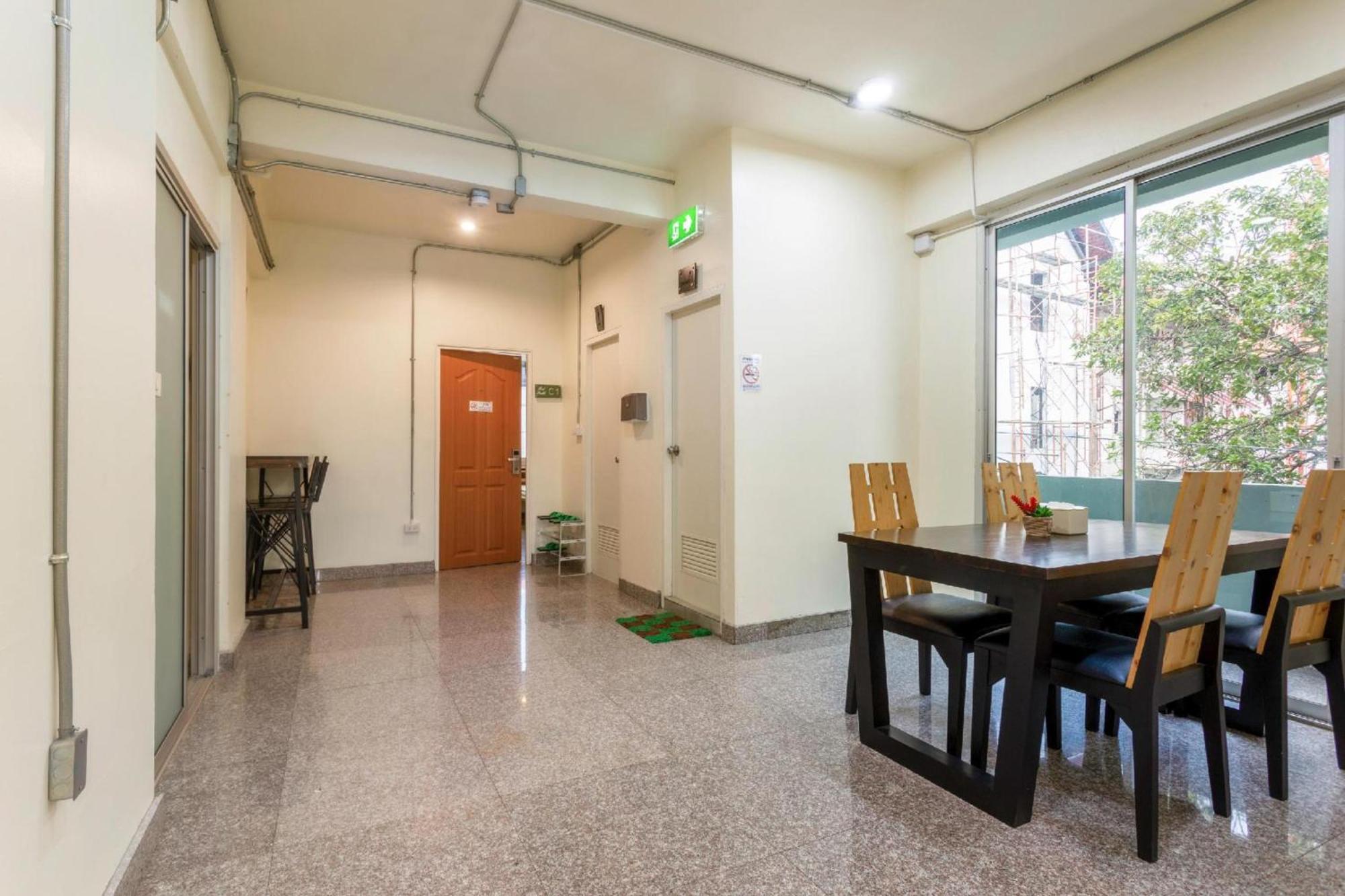Oyo 928 Leaf Hostel Чиангмай Экстерьер фото