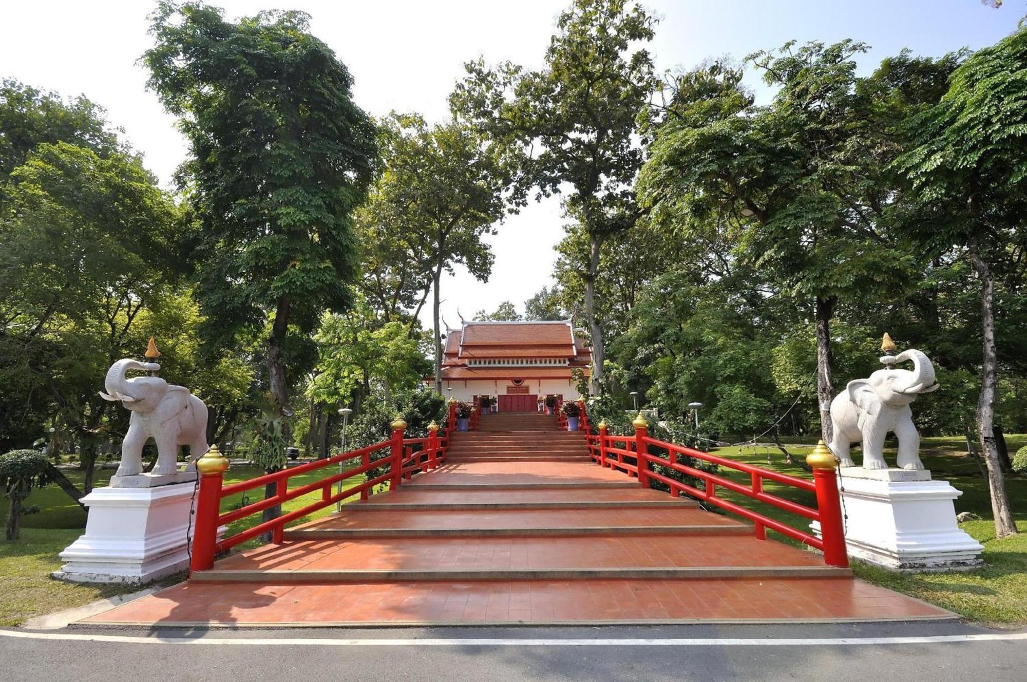 Oyo 928 Leaf Hostel Чиангмай Экстерьер фото